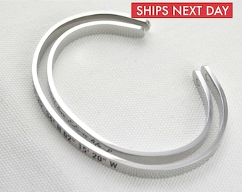 Großes Handgelenk Manschette Armband, hypoallergener Edelstahl personalisierter Schmuck, graviertes Armband, Unisex Armband, Jahrestagsgeschenke