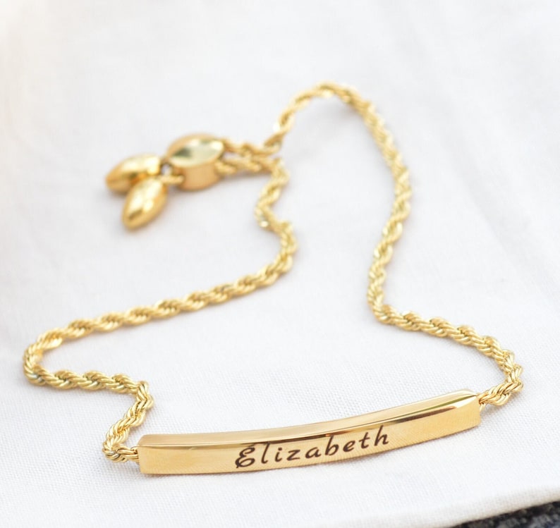 Pulsera con placa de identificación, pulsera de barra grabada personalizada, pulsera deslizante, pulsera de barra curva de doble cara grande, regalo de cumpleaños para ella imagen 1