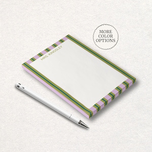 Spersonalizowany notatnik w paski: spersonalizowany dodatek na biurko z imieniem i nazwiskiem jako prezent z okazji ukończenia studiów doktoranckich