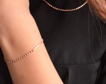Gorgeous eye-catching rose gold bracelet. Unique circle chain. Flat bead. High shine.Adjustable.Stunning.Modern. Geometric Gift for her