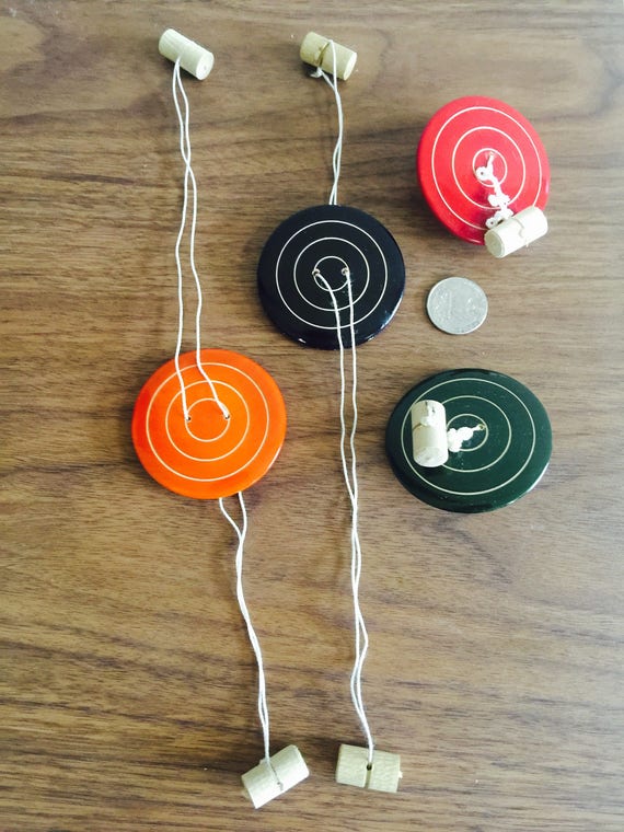 thread spinner toy