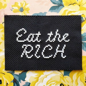 MADE TO ORDER Mangez la main punk cousu main cousue croix point de toile en tissu couser coudre sur patch taille moyenne 5.5x4 pouces