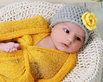 Newborn crochet hat. Baby girl beanie. Coming home hat. Newborn crochet prop. Baby hat with flower