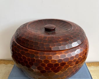 Vintage Japanese Ohitsu Wooden Lacquered Rice Bowl with Lid | 9” Large Hand-Carved Honeycomb Faceted Wooden Serving Bowl | Mid Century Asian
