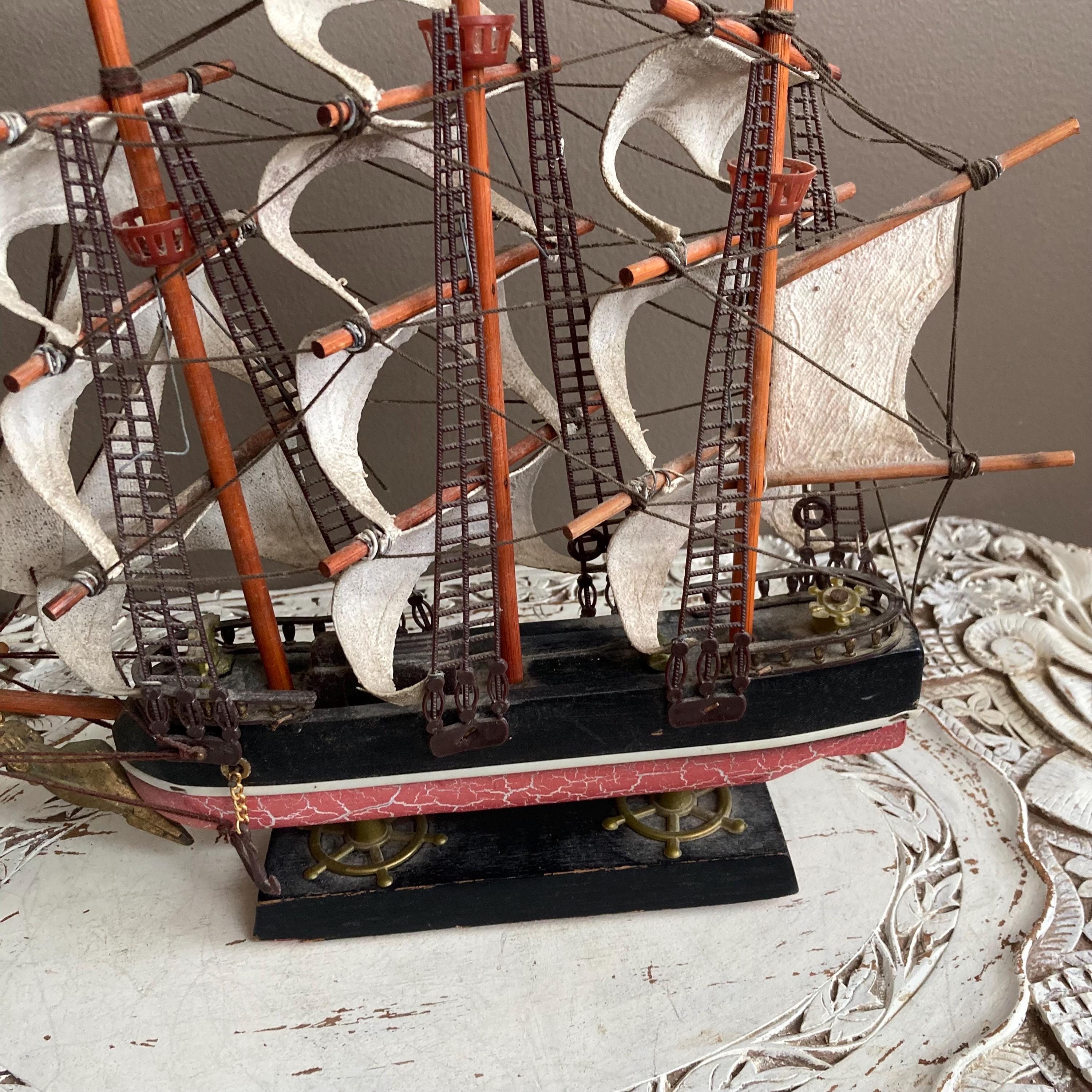 クリッパー船　シー・ウィッチ（Sea Witch）　帆船模型 1846年製 il_fullxfull.7337662062_n04s.jpg