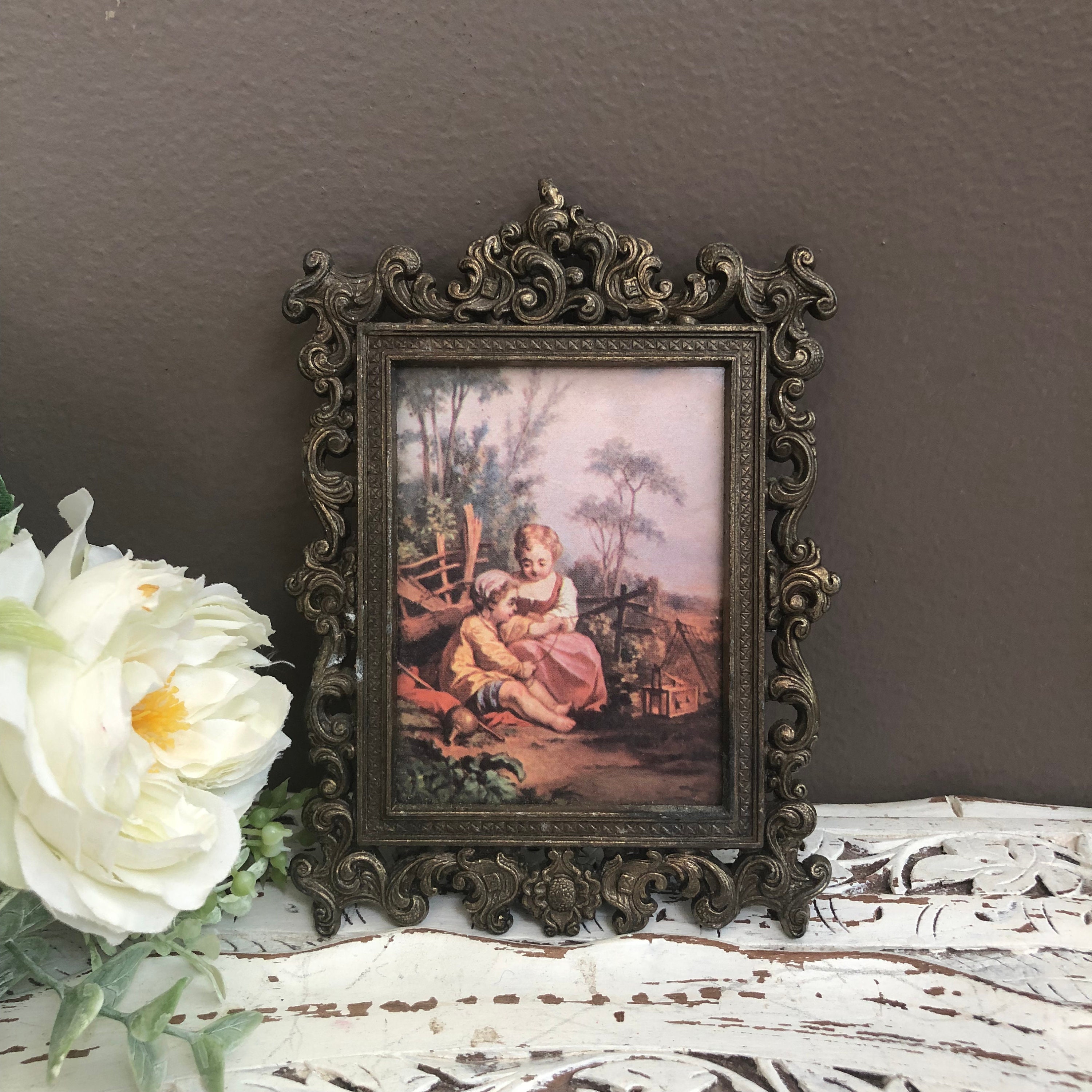 Cadre Photo Italien 12x16 Pouces – Bois Doré Avec Décor Fleurs – Style Ancien