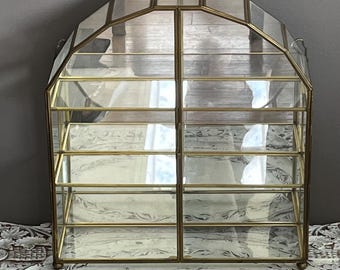 Vintage Brass and Glass Curio Cabinet - Arched Top Mirrored Display Case for Collectibles, Jewelry, and Miniatures - Hollywood Regency
