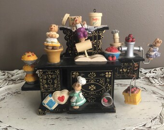 Enesco Mice Vintage Music Box - Oh, What a Beautiful Morning