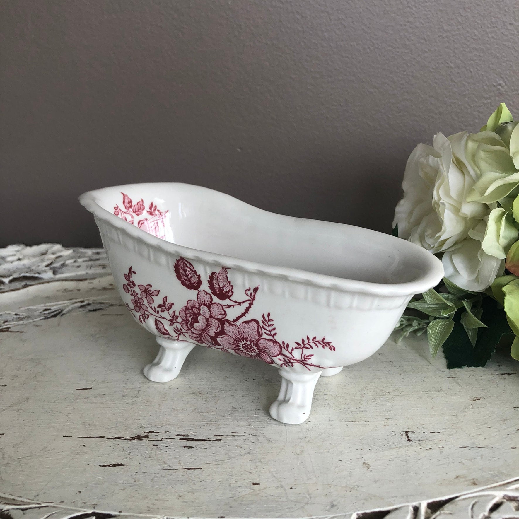 Porcelain clawfoot bathtub discount