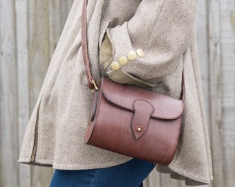 Leather Crossbody Bag// Leather shoulder bag, Leather work bag, Leather day bag, Minimalistic bag