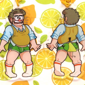 Könnte beinhalten: Zwei Aufkleber mit Zeichentrickfiguren, einer von vorne und einer von hinten, beide tragen eine Brille, eine gelbe Weste, ein blaues Hemd, grüne Shorts und weiße Socken. Der Hintergrund ist ein Muster aus Zitronen und Zitronenscheiben.