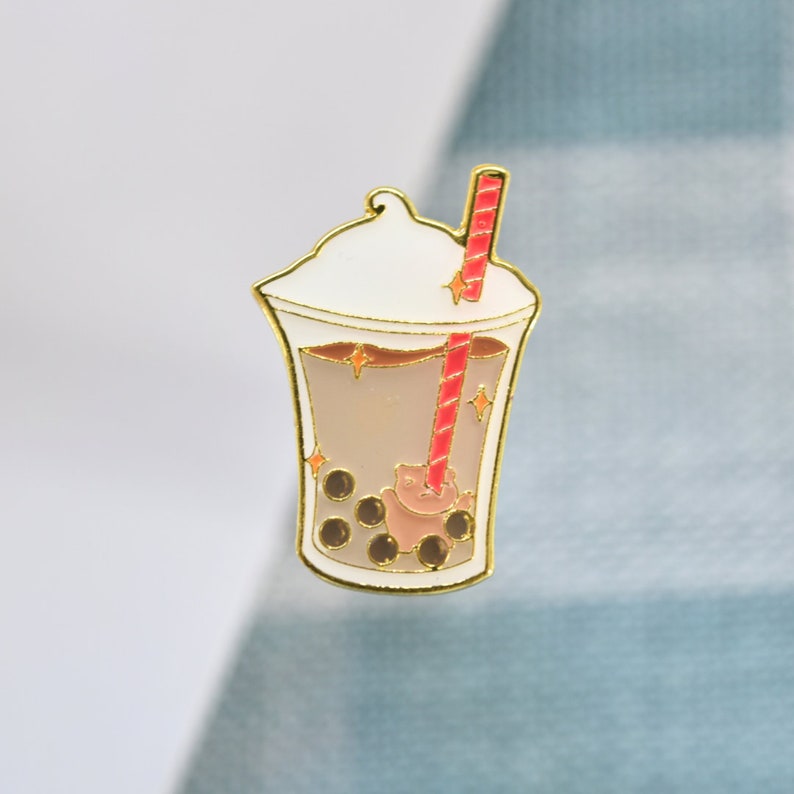 Spilla smaltata Boba Tea, Bubble Tea, Spilla alimentare, Regalo artista, Badge, Accessori zaino immagine 1