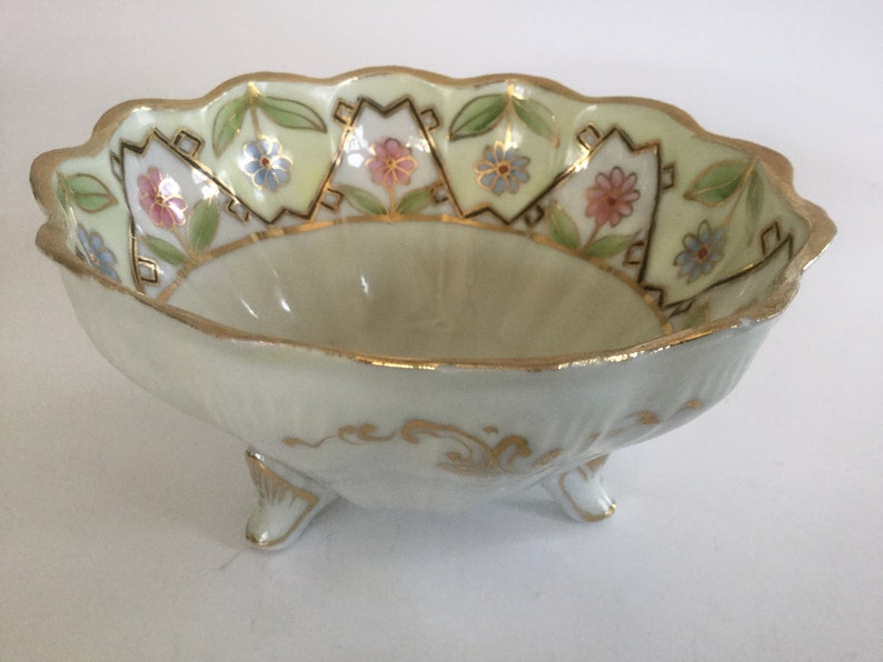 Beautiful Bowl NIPPON Footed Bowl Antique Bowl. Vintage Bowl NIPPON Berry Bowl Vintage Nippon Bowl Japanese Bowl Fluted Bowl