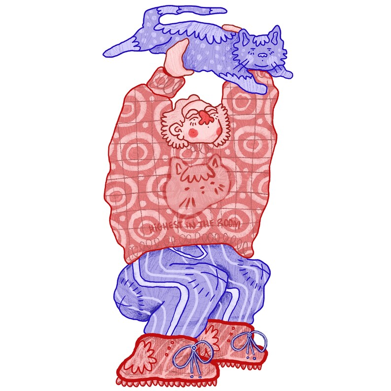Op de afbeelding: Illustratie van een persoon die een blauwe kat vasthoudt. De persoon draagt een rode trui met een kattenafbeelding en de tekst "HIGHEST IN THE ROOM". Een blauw-witte gestreepte broek en rode schoenen maken de look compleet.