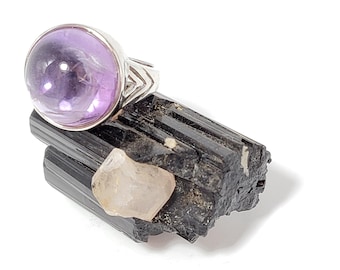 Anillo de amatista. Anillo de piedra preciosa. Redondo de 15 mm.
