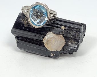 Blue topaz ring. Sterling silver ring. 13.5x11mm.