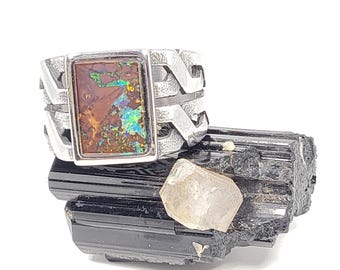Boulder opal ring. Natural opal ring. 14x10mm.