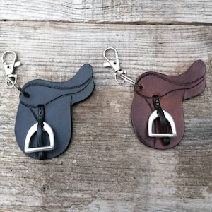 DELUXE SADDLE KEYRING, Custom Horsey Gift, Personalized Handmade Leather Key Fob, Equestrian Horse Rider Keychain,Bespoke Keepsake,Bag Charm