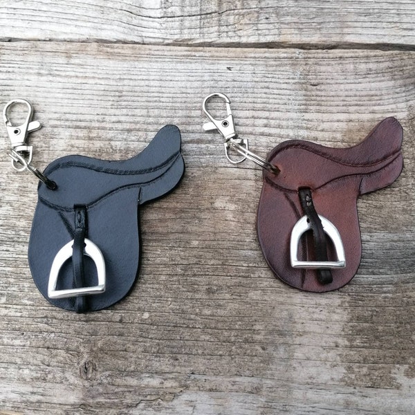 PORTE-CLÉS SELLE DE LUXE, cadeau cheval personnalisé, porte-clés en cuir fait main personnalisé, porte-clés cavalier cavalier, souvenir sur mesure, breloque de sac