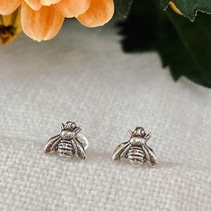 Bienen Ohrstecker, Silber Bienen Ohrringe, kleine Bienen Ohrringe, Honigbienen Ohrringe, Hummel Ohrringe, zierliche Bienen Ohrstecker, Muttertagsgeschenk