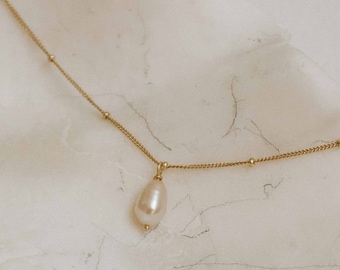 Dainty Pearl Necklace, Gold Pearl Pendant Necklace, Single Pearl Necklace, Bridesmaid Jewelry, Necklace for Wedding, Mothers Day Gift