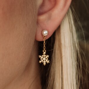 Snowflake Earrings, Gold Dangle Earrings, Snowflake Pearl Earrings, Pearl Earrings, Winter Earrings, Holiday Earrings, Christmas Earrings