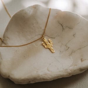 Cactus Necklace, Gold Cactus Pendant, Succulent Necklace, Dainty Cactus Jewelry, Layering Necklace, Mothers Day Gift for Her, Boho Necklace