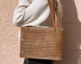 Straw Bag Leather Handle, Rattan Bag Bucket, French Market Tote, Beach Bag, Straw Bag Large, Wicker Bag Basket, Mothers Day Gift for Her