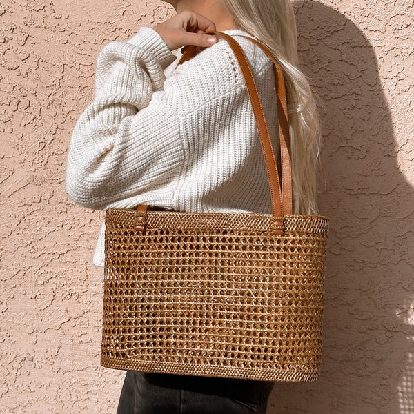 Straw Bag Leather Handle, Rattan Bag Bucket, French Market Tote, Beach Bag, Straw Bag Large, Wicker Bag Basket, Mothers Day Gift for Her