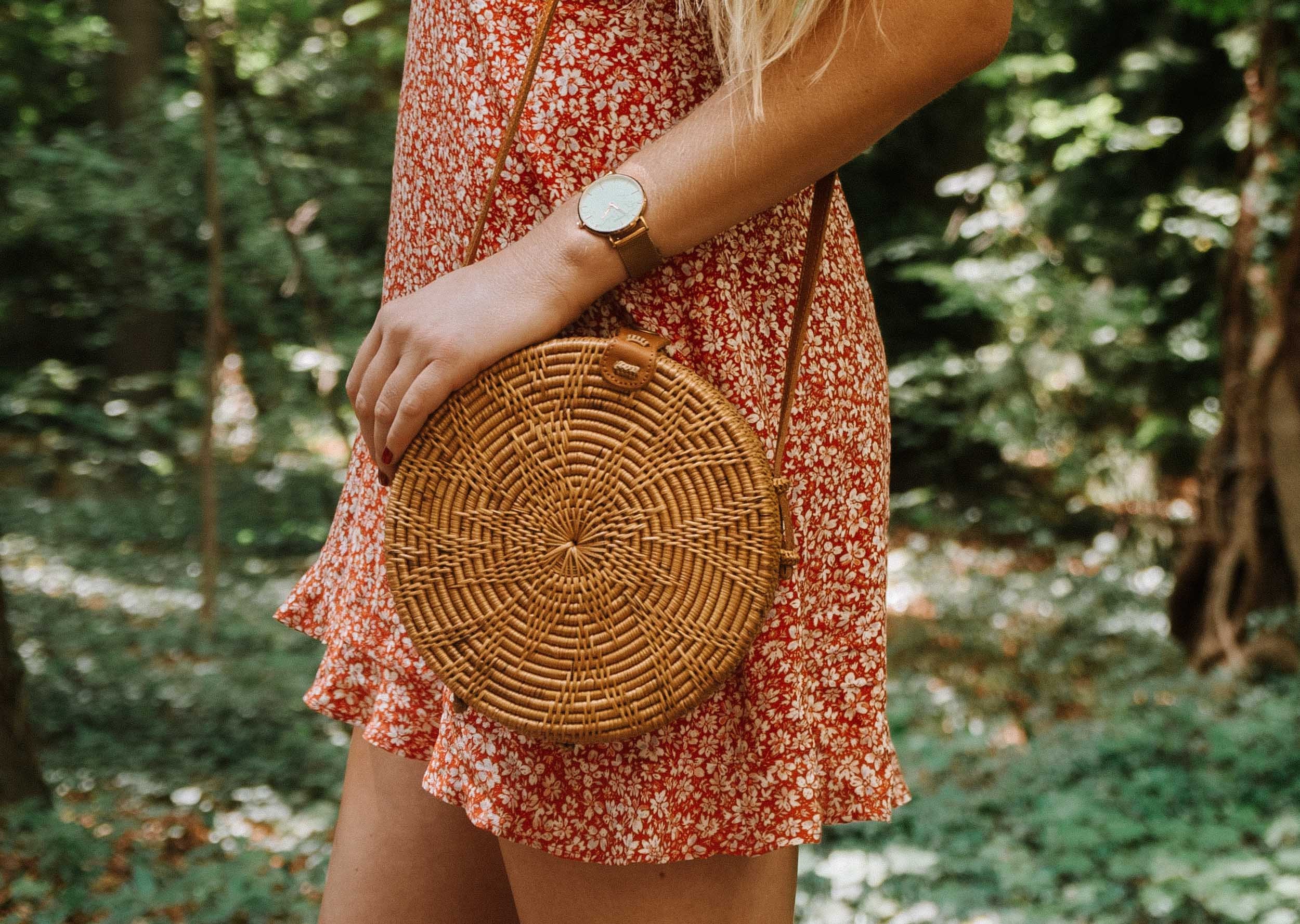 Buy Round Rattan Bag Womens Handwoven Shoulder Bags Wicker Messenger Bag  Crossbody Straw Bag Girls Circle Rattan Bag Summer Beach Women's Hobos with  Leather Strap Natural Chic Buckle Fashion Handmade Gift Online