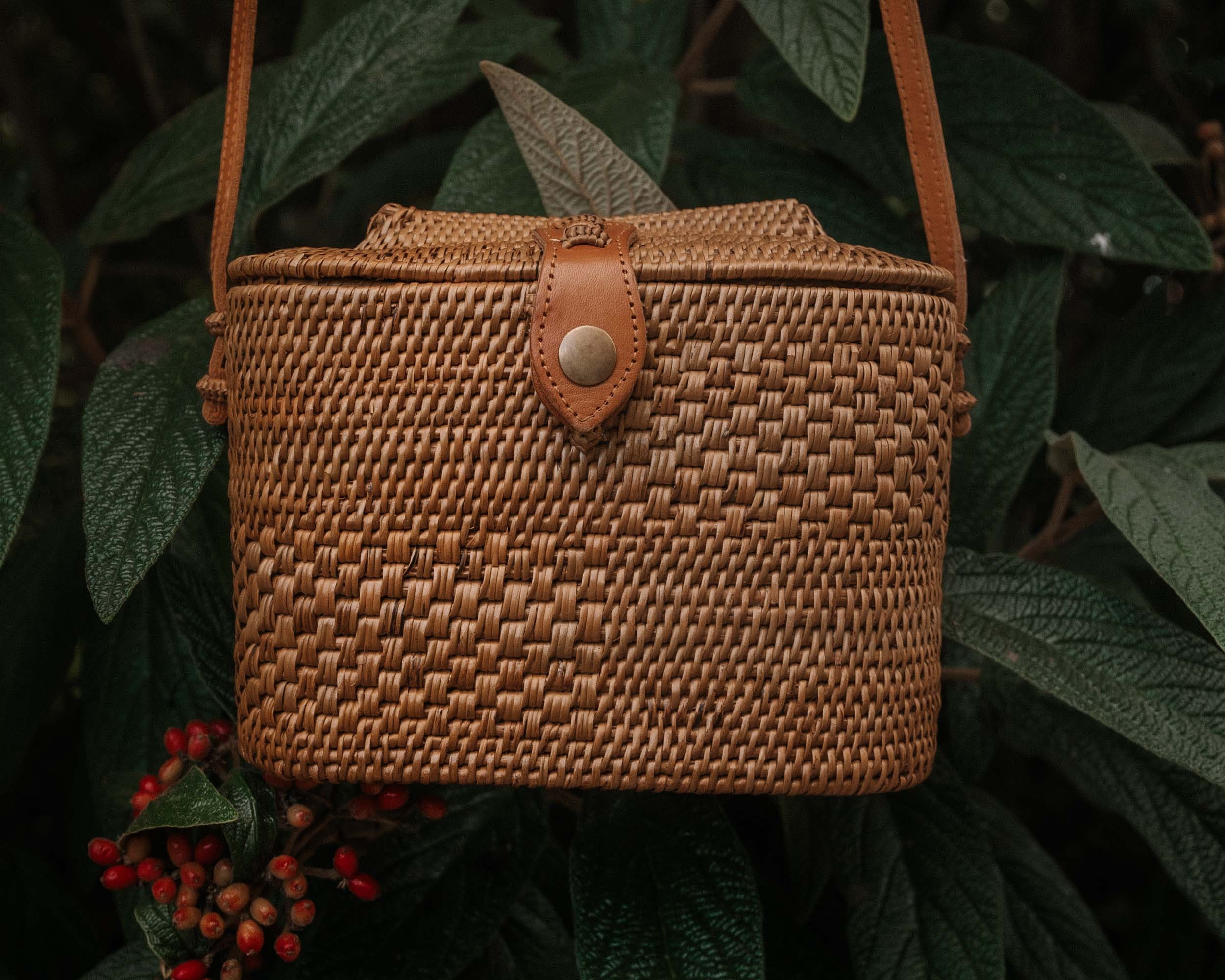 Acorn Shaped Rattan Bag Vintage Rattan Shoulder Bag Woven Bag Handmade Kids  Children Hazelnut Shape Handbag Mini Storage Baskets