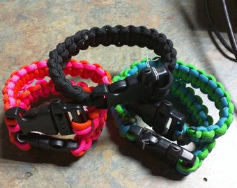 New Paracord Woven bracelets with Help Whistle Survival Great for Hiking Black Pink/Orange Green/Blue