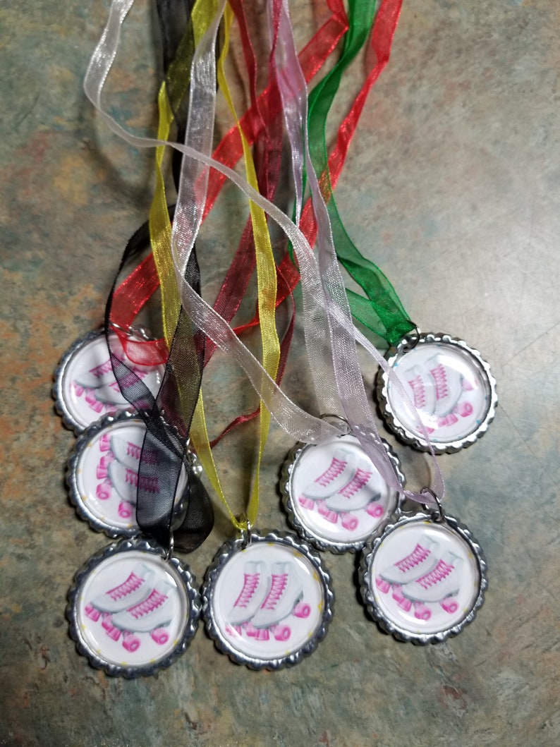 7 Roller Skate Pop Cap Necklace Lot Party Gifts
