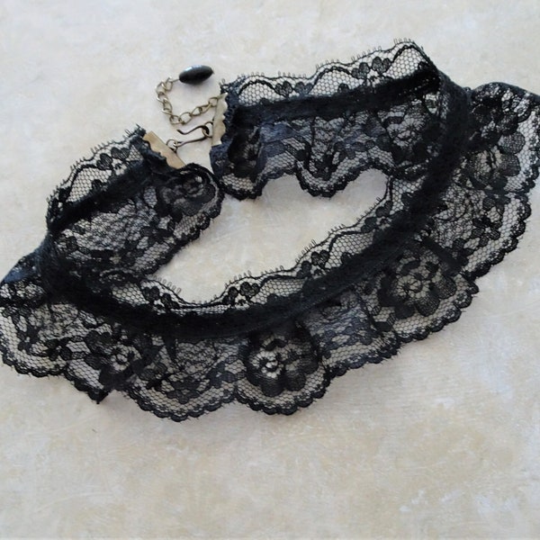 Black Lace Collar Choker Necklace, Victorian, Gothic, Steampunk, Black Ruffled Lace Choker