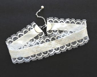Ivory Lace Choker Necklace: Vintage Victorian Wedding Jewelry