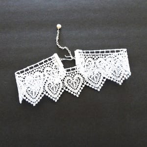 White lace Choker Necklace, Heart Lace Choker, Bride&#39;s Choker, Wedding Choker, Wedding Accessory, Bride&#39;s Gift