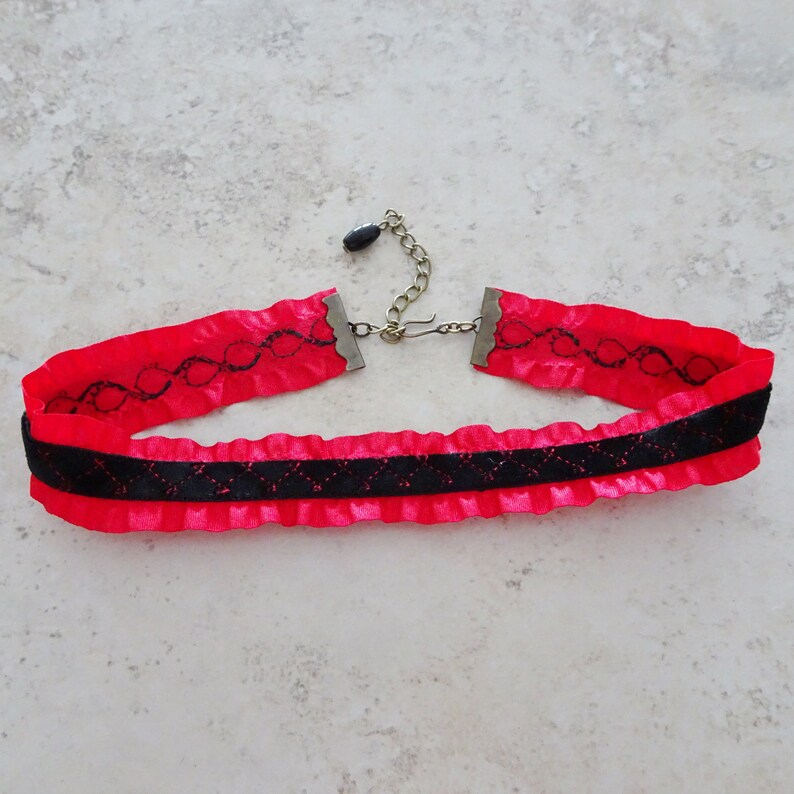 Costume choker necklace Clearance