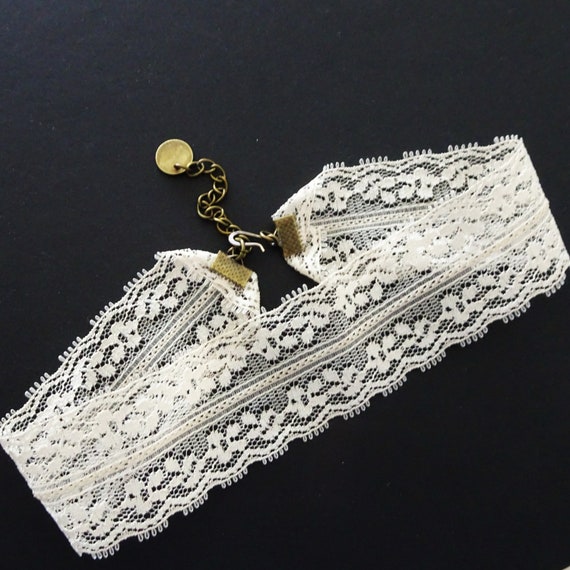 Beige Lace Choker Necklace Vintage Beige Lace Necklace Wedding Jewelry Costume Choker Prom Jewelry Hipster