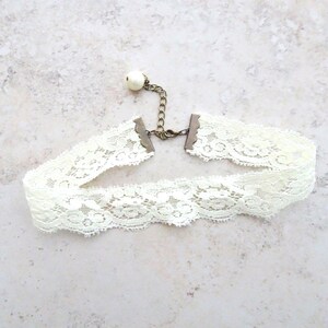 Pastel Yellow Ivory Tone Lace Choker Necklace, Victorian, Wedding Jewelry, Bride&#39;s Choker
