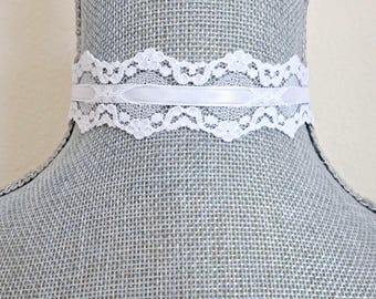 Gargantilla blanca de encaje floral con cinta de satén: Collar de novia