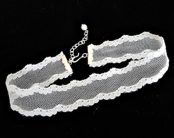 Ivory Vintage Lace Choker: Victorian Costume Necklace