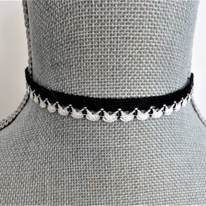 Schwarz und Weiß gewebte Trim Choker Halskette