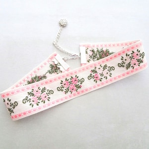 Collana girocollo con nastro avorio floreale rosa, girocollo vintage con nastro, fiori rosa, stile vittoriano