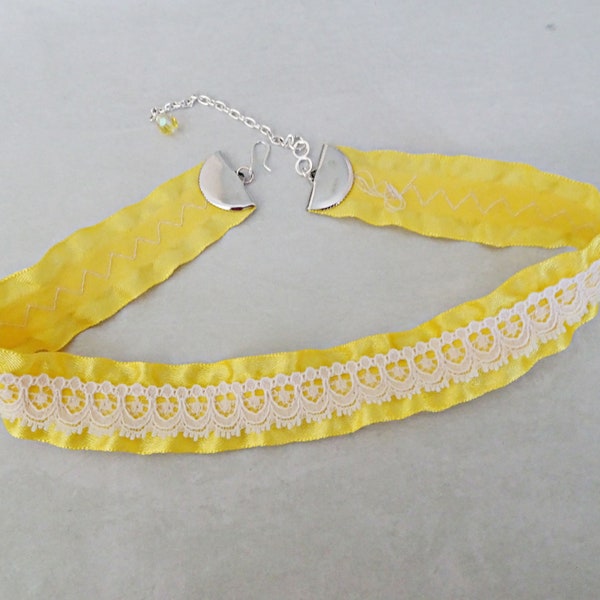 Yellow Ruffled Ribbon and Ivory Lace Choker Necklace, Prom Choker, Hipster, Yellow Necklace