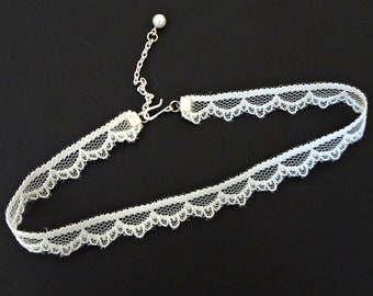 Ivory Vintage Lace Choker Necklace: Bridal Victorian Style