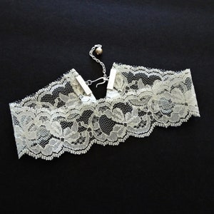 Ivory Lace Choker Necklace, Scalloped Floral Vintage Lace Necklace, Wedding Choker Bride's Choker, Wedding Jewelry