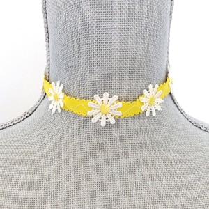 Yellow Ribbon Daisy Choker Necklace, Hipster, Yellow Choker, Cottage Chic, Country Girl, Yellow Necklace