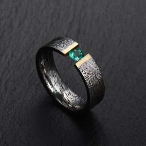Stainless Damascus Steel with 18K Yellow Gold and Inlay Emerald Mens wedding band Engagement ring Commitment ring Men&#39;s ring BD101