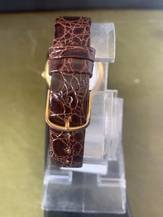 Beautiful Sherwood Quartz dress Watch Gem