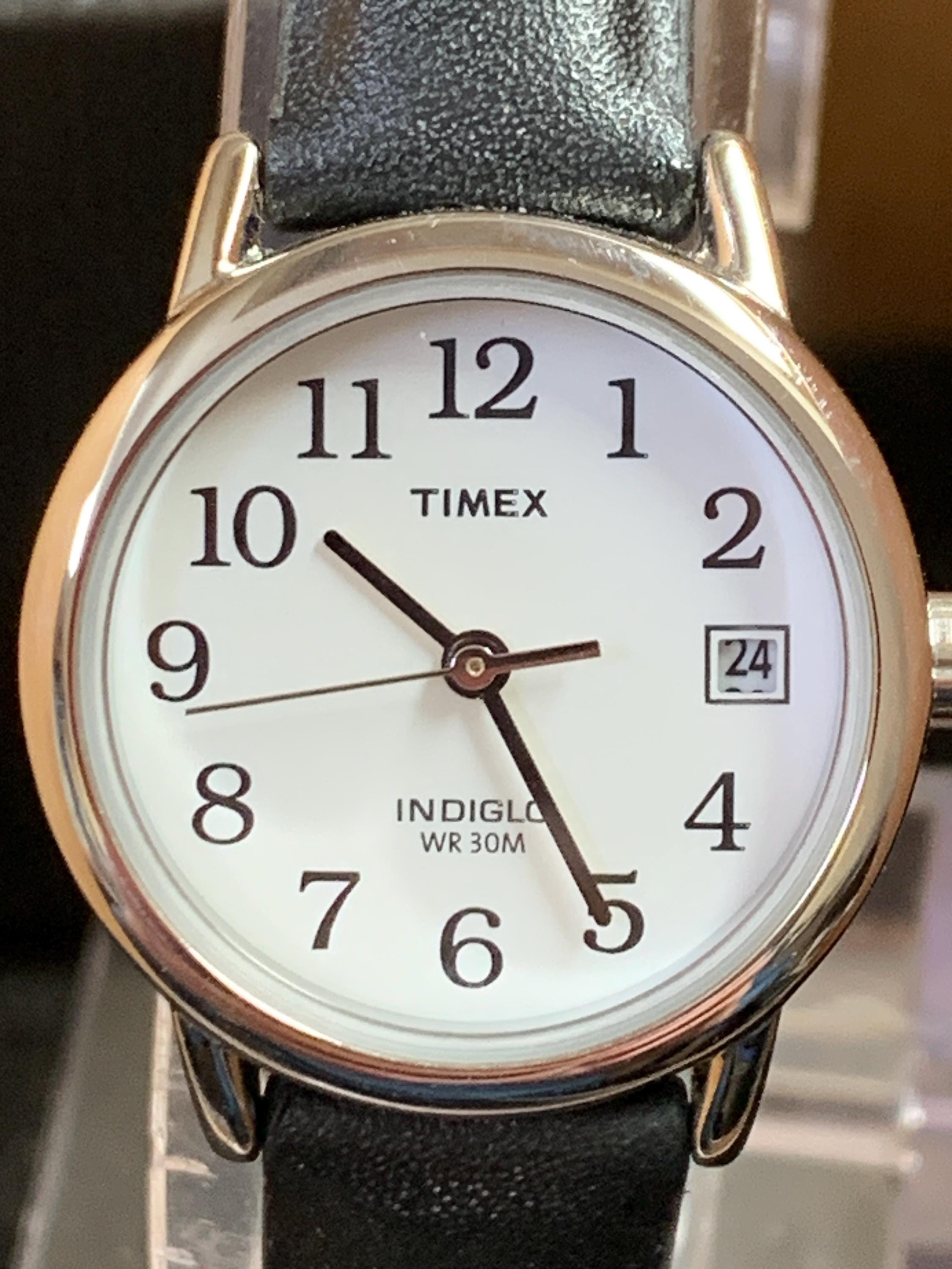 美しいヴィンテージレディースTimex Indiglo クォーツ WR 30 M CR 1216 